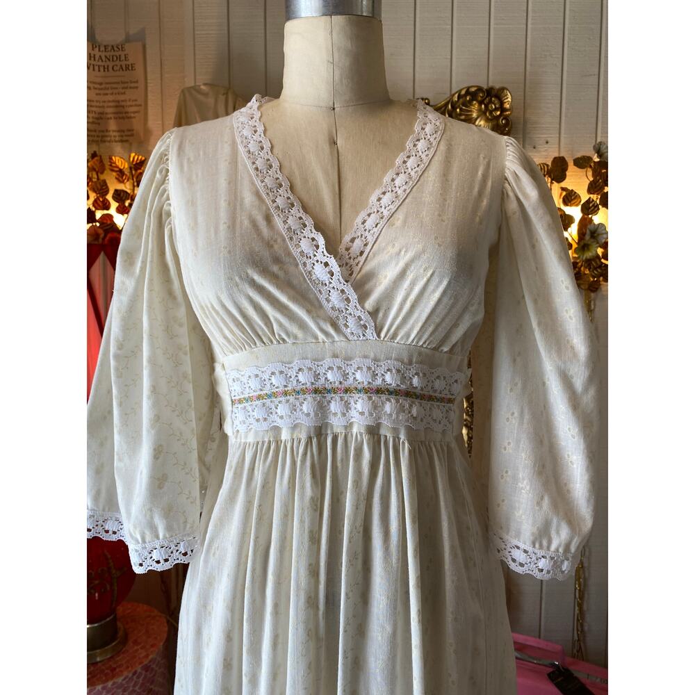 vintage 1970s prairie maxi dress cream cotton bell sleeves crochet lace boho s/m - Picture 2 of 9